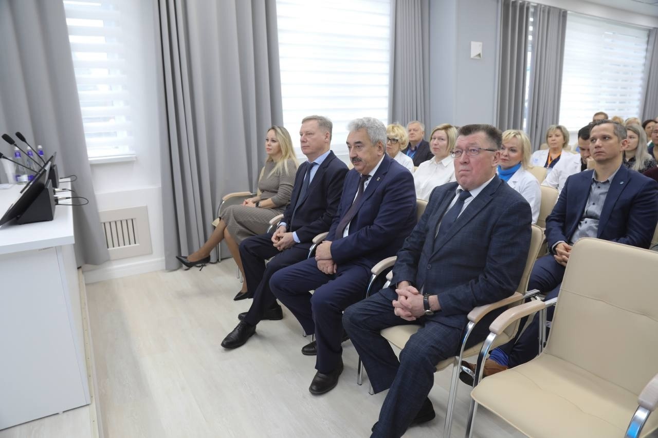 В Чебоксарском филиале МНТК «Микрохирургия глаза» состоялось награждение сотрудников, приуроченное ко дню рождения филиала