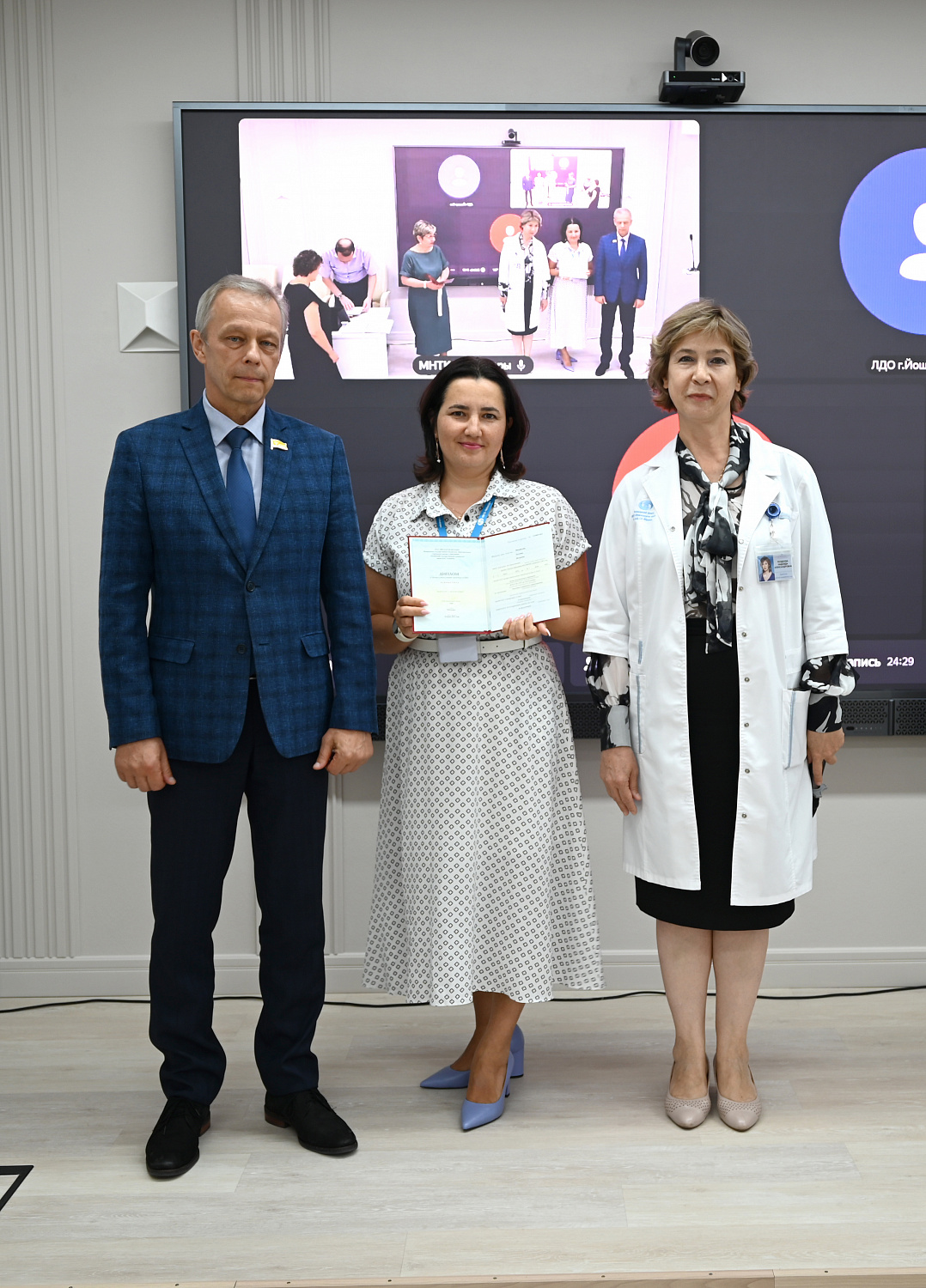 Выпускники программы дополнительной профессиональной переподготовки в сфере здравоохранения получили дипломы