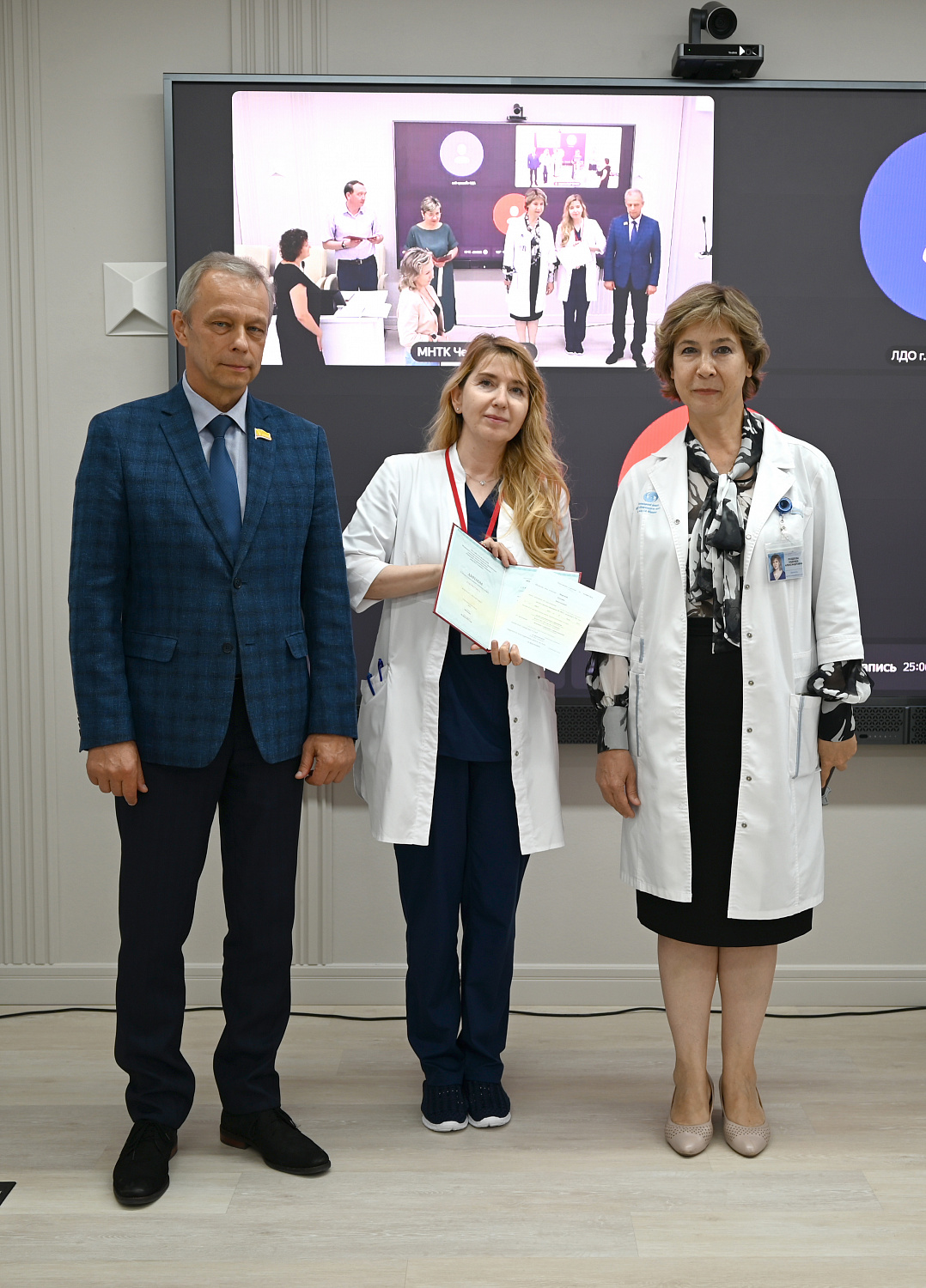 Выпускники программы дополнительной профессиональной переподготовки в сфере здравоохранения получили дипломы