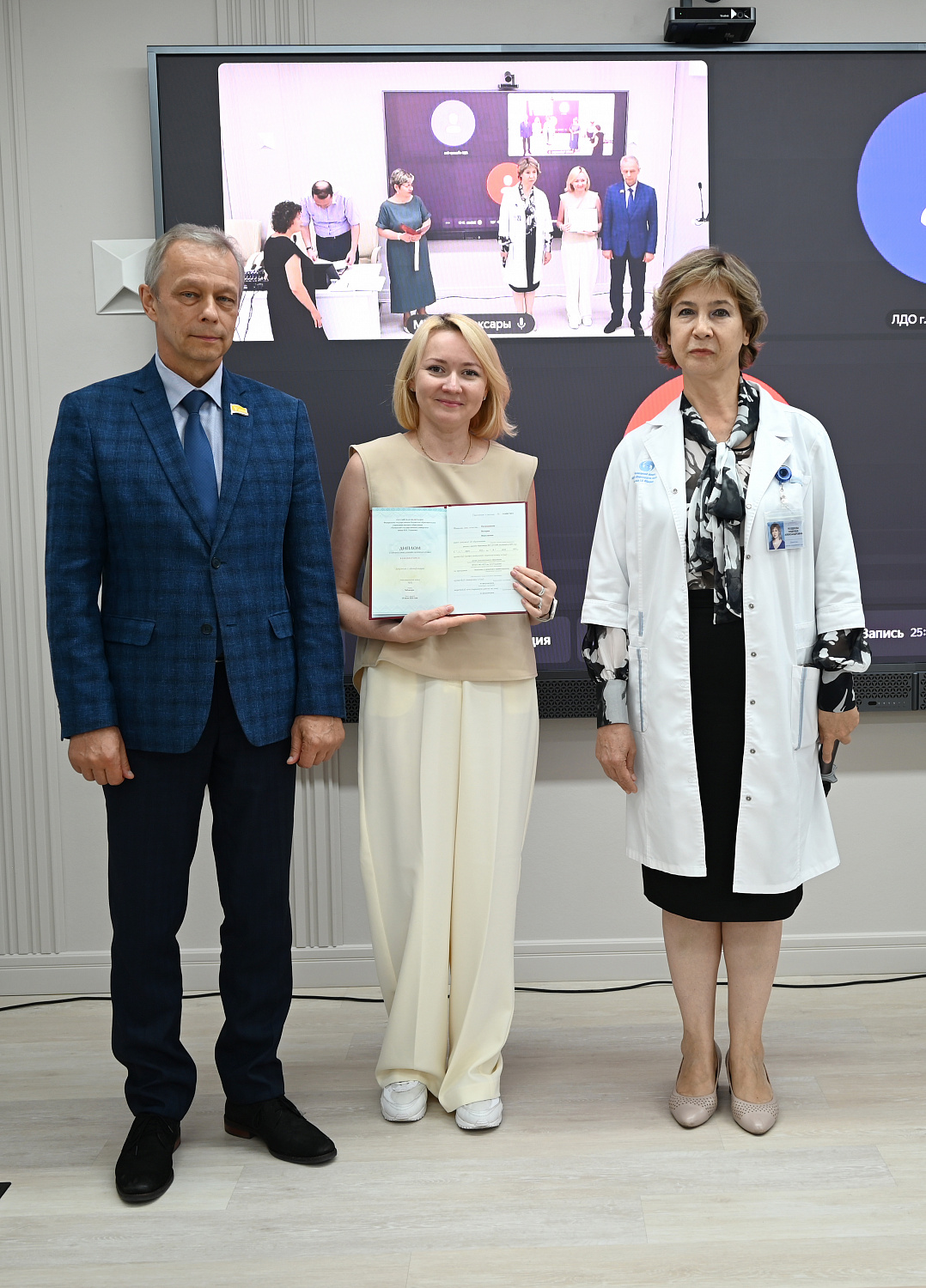 Выпускники программы дополнительной профессиональной переподготовки в сфере здравоохранения получили дипломы