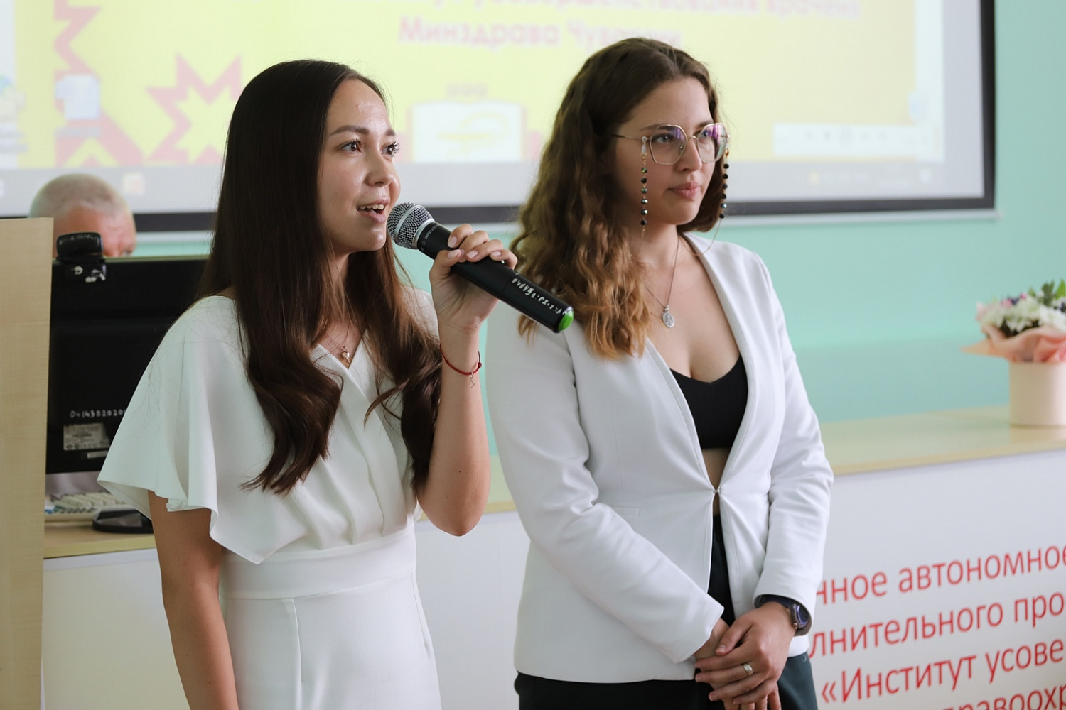 Ординаторы МНТК–Чебоксары получили свои дипломы: важный шаг в карьере молодых специалистов