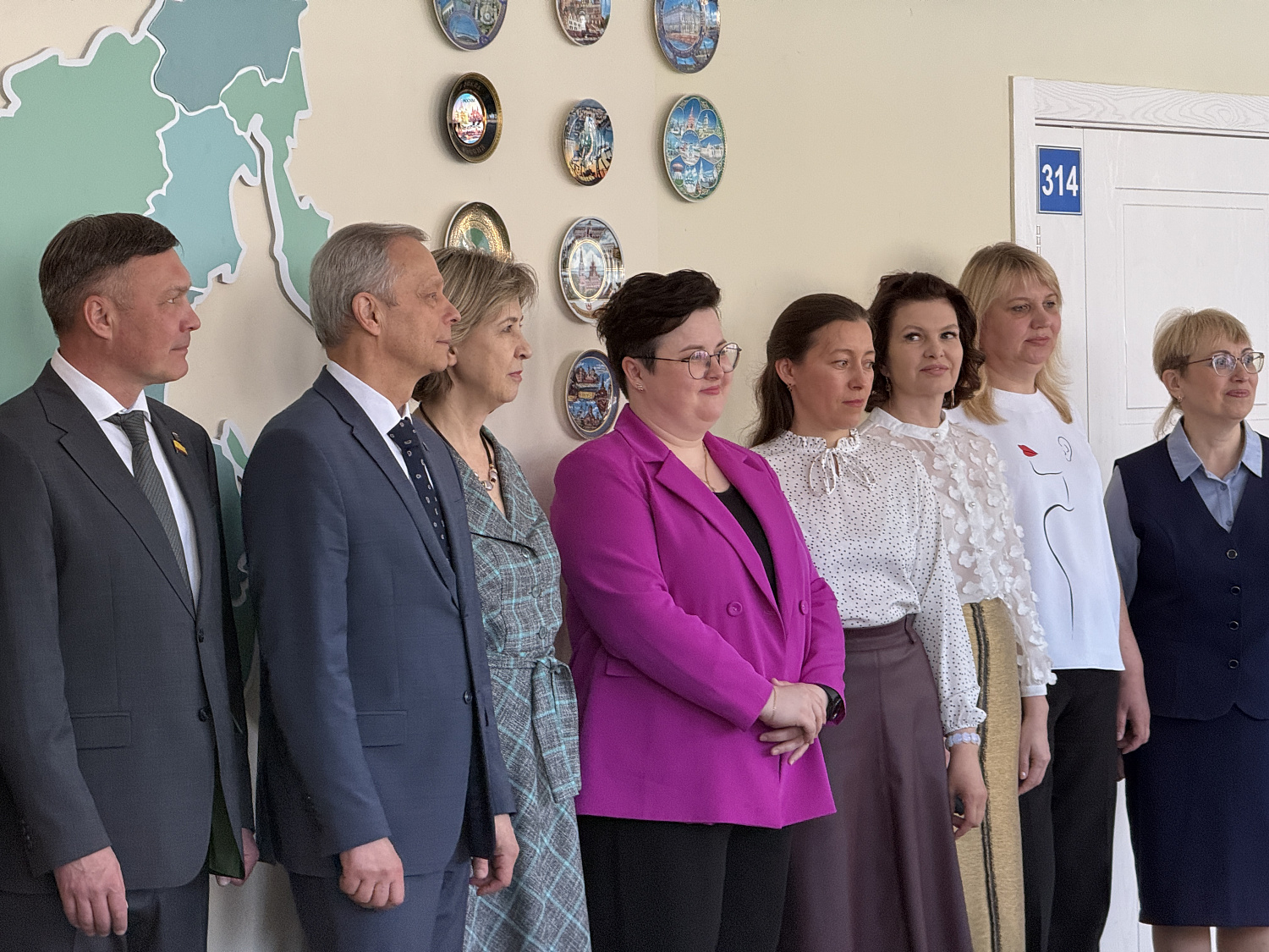 В подшефной школе №31 имени академика С.Н. Федорова открылся современный кабинет для медицинского класса